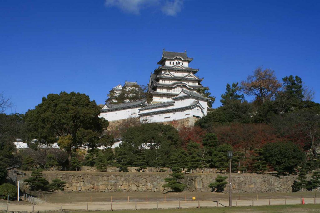 姫山の上に建つ姫路城