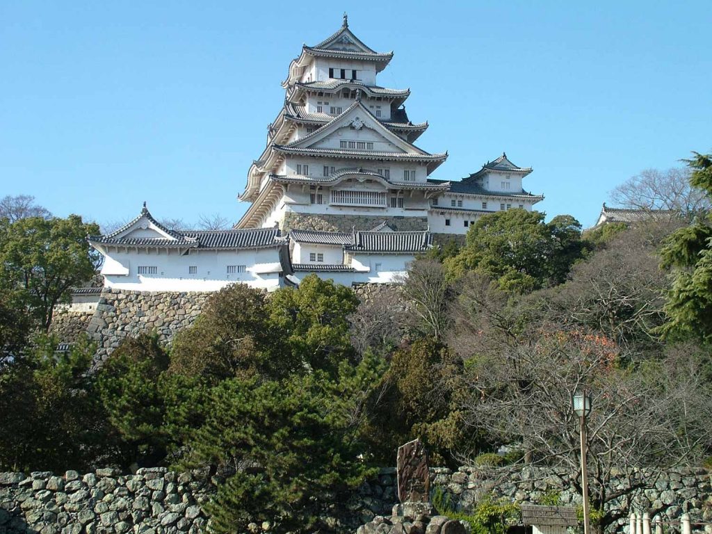 姫山の上に建つ姫路城
